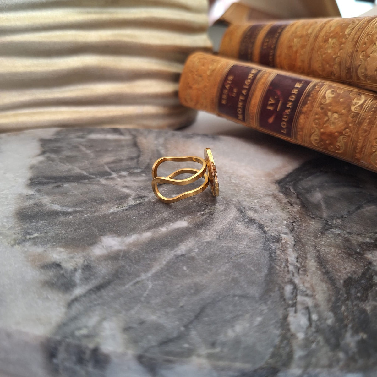 Anello Fay - Creazione artigianale Relux con bottone upcycled