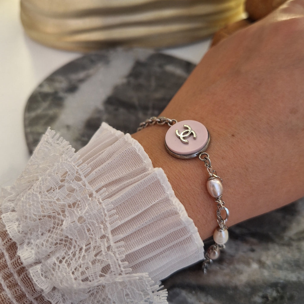 Dana Bracelet - Handcrafted Relux creation with upcycled vintage button