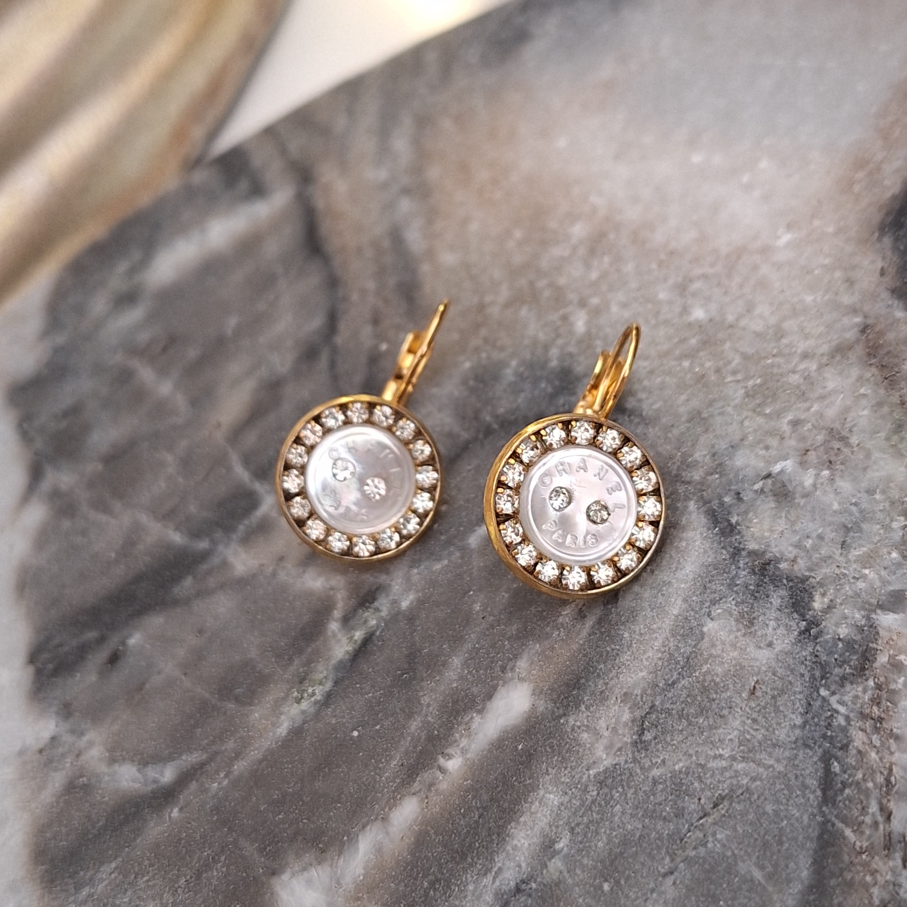 Rola Earrings - Relux artisanal creation with upcycled vintage buttons