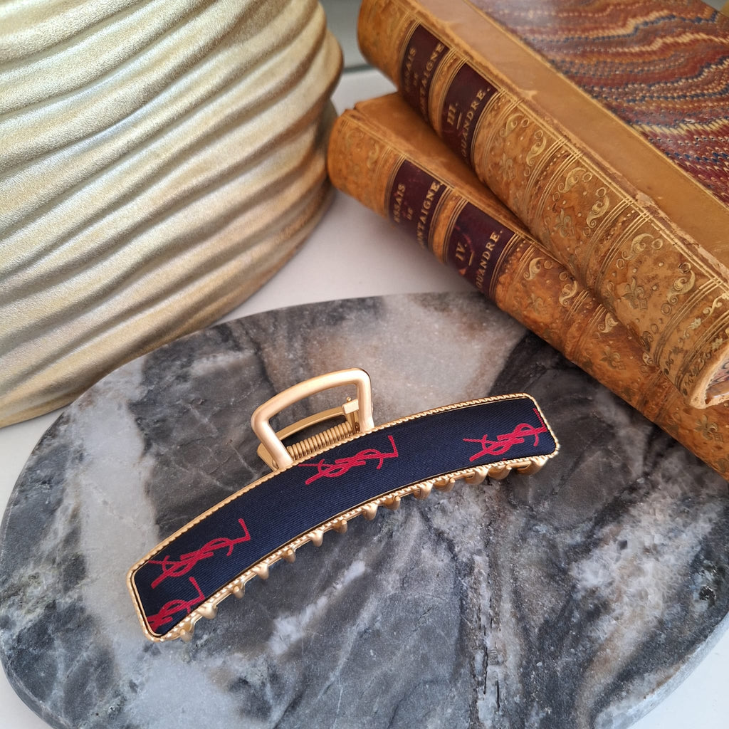 Naia hair accessory - Handcrafted Relux creation in upcycled vintage fabric