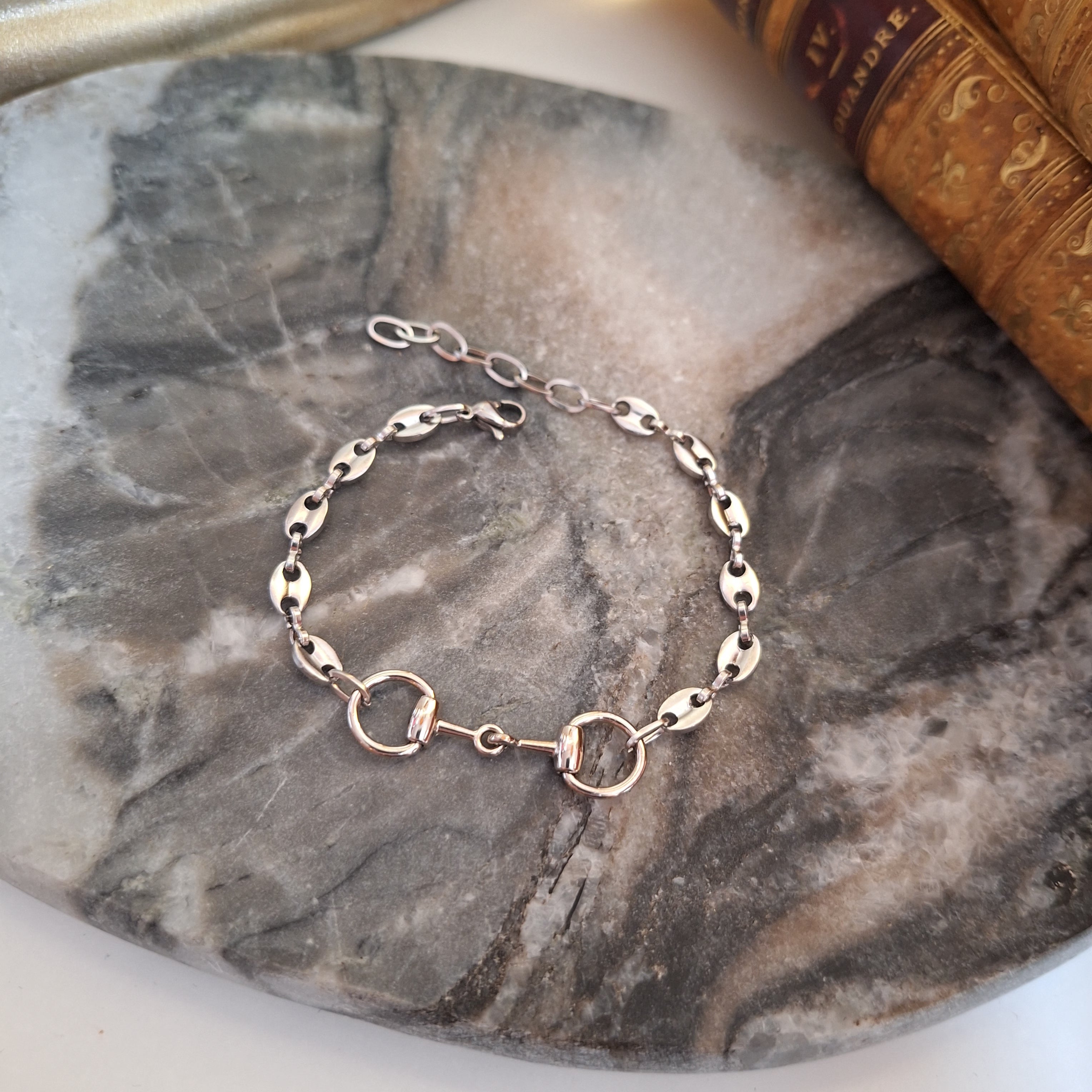 Kia Bracelet - Relux handcrafted creation with upcycled component