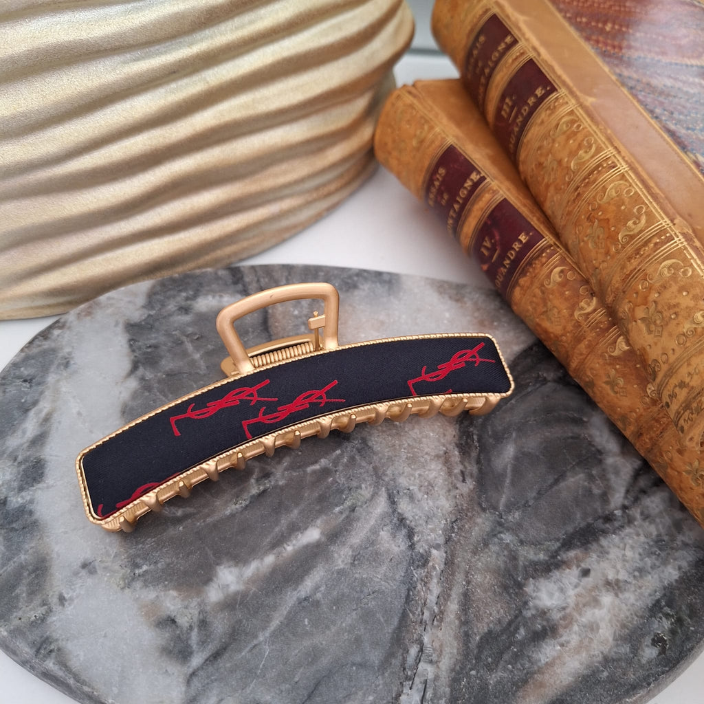 Naia hair accessory - Handcrafted Relux creation in upcycled vintage fabric