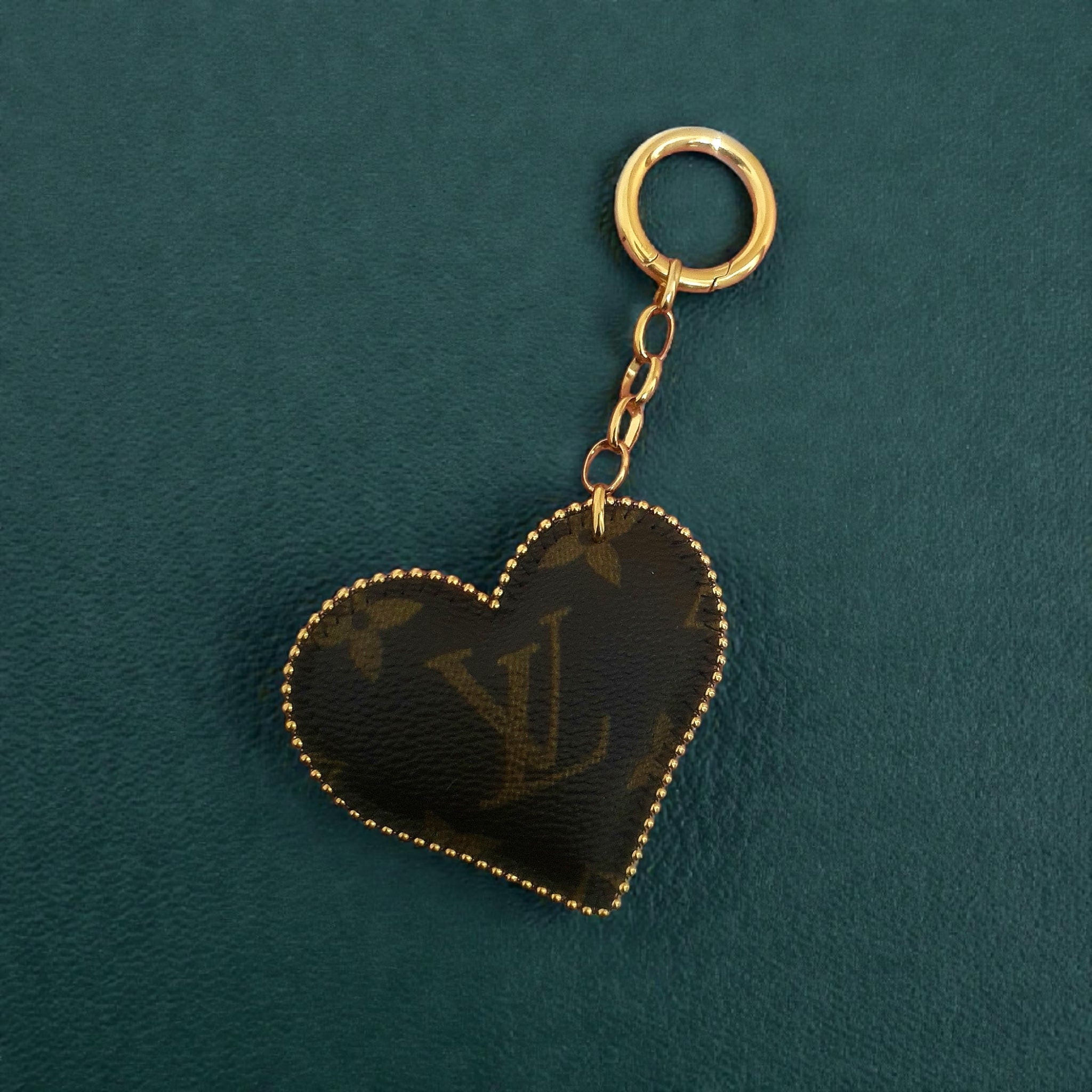Portachiavi Cuore Upcycled – Monogram Vintage
