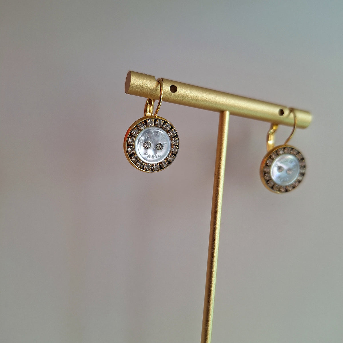 Rola Earrings - Relux artisanal creation with upcycled vintage buttons