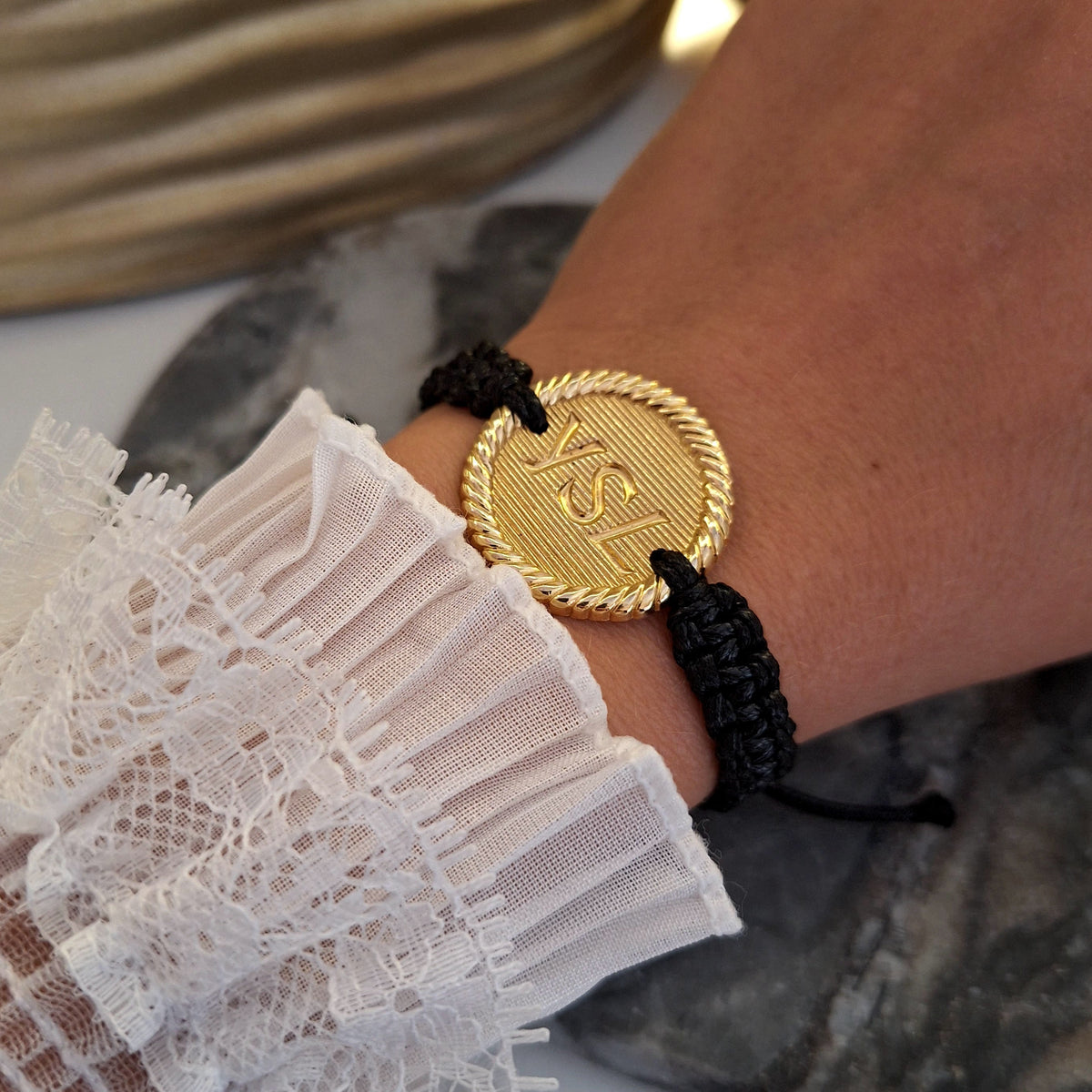 Onyx Bracelet - Handcrafted Relux creation with an upcycled button